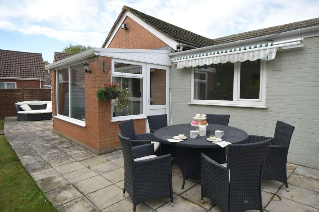 Little Hare Lodge - Spacious 2 Bedroom Attached Bungalow Woodhall Spa Esterno foto